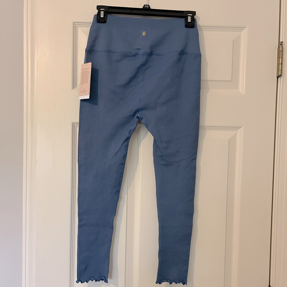 Spiritual Gangster Love Sculpt 7/8 Ruffle Legging